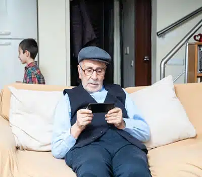 Tamanho da Tela dos Celulares para Idosos