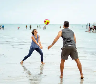 Costura e Colagem das Bolas de Vôlei de Praia