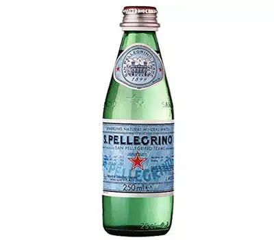 2 - Água Mineral San Pellegrino com Gás