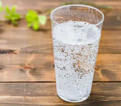 Opções de Água Mineral com Gás ou Sem Gás