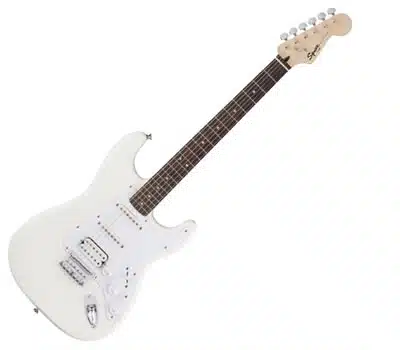 4 - Guitarra Elétrica FENDER Squier Bullet Strat HSS