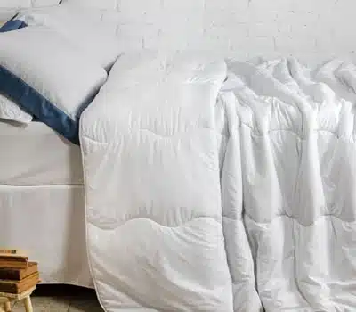 6 - Edredom de Casal ARTEX Matelassê Liso