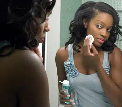 Demaquilante Bifásico