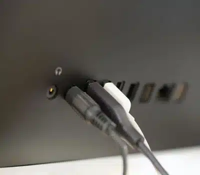 Entradas e Conexões dos Monitores Gamer 240 Hz