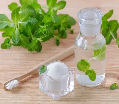 Enxaguantes Bucais com Ingredientes Naturais