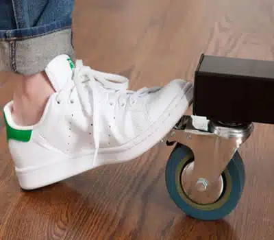 rodinhas nas mesas de ping pong